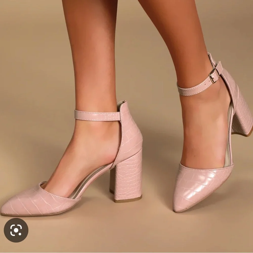 ⚡️ISO⚡️pale pink closed toe block heels - Picture 4 of 6